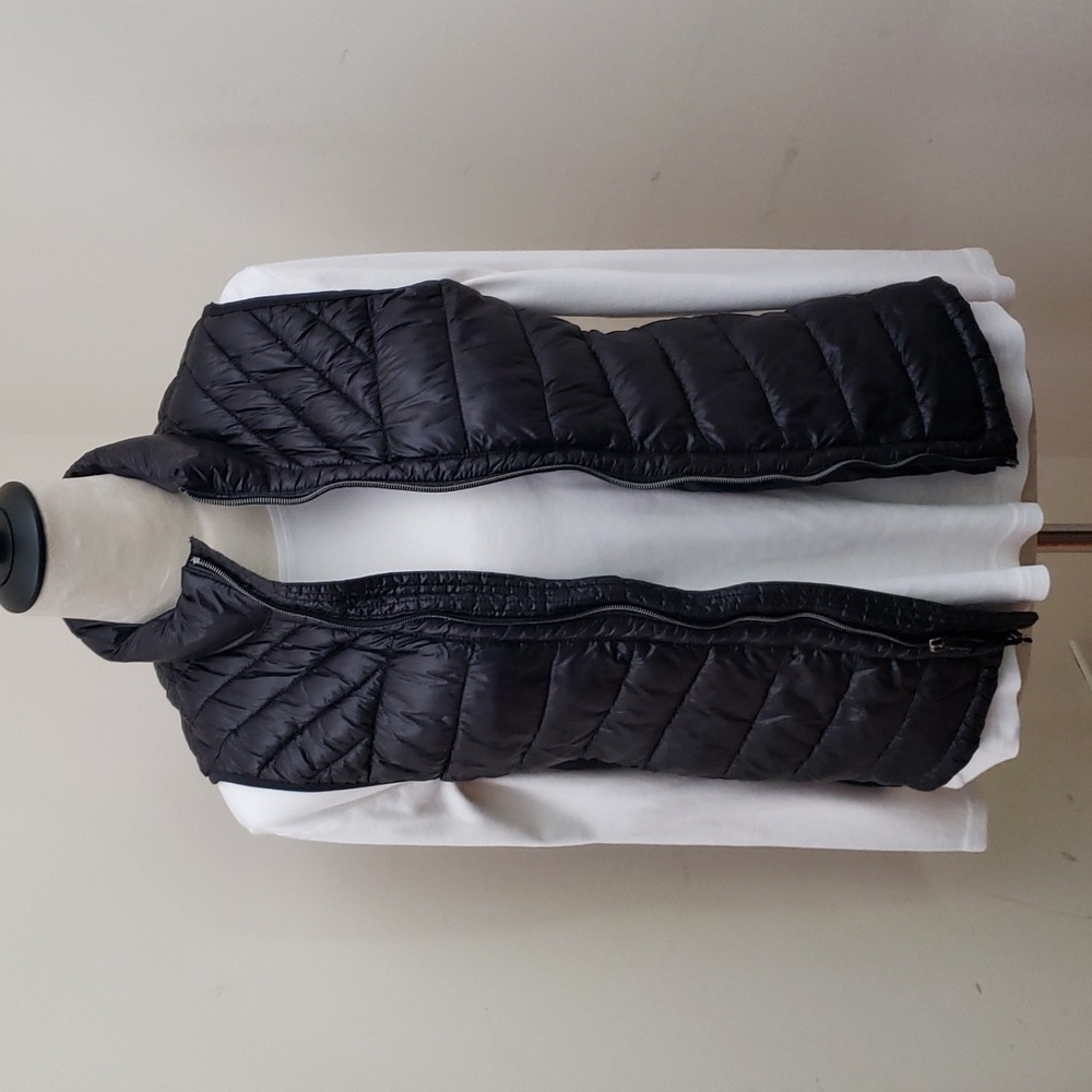 The Gap Black Puffer Vest w/Primaloft (The Luxury Down Alternative), Size Small